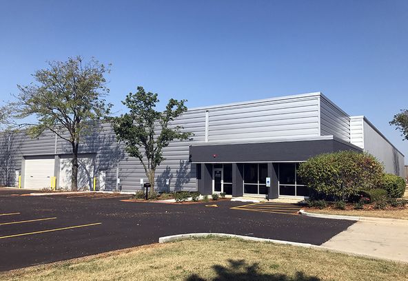 Industrial For Lease: 825 W Hawthorne Ln, West Chicago, IL 60185
